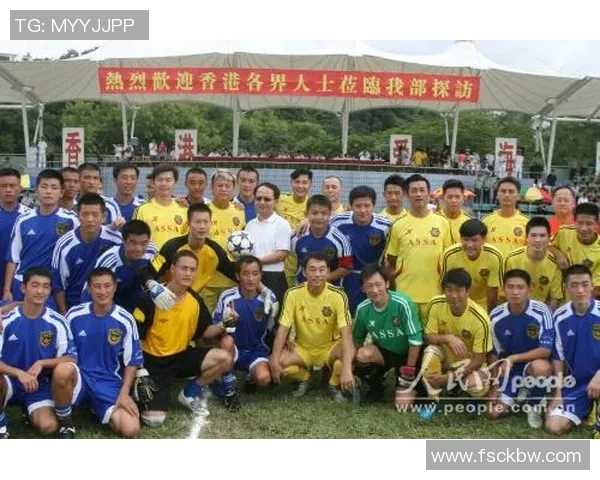 足球明星合影最新图片汇总展现球场传奇与友谊的瞬间 足球明星合影最新图片汇总展现球场传奇与友谊的瞬间