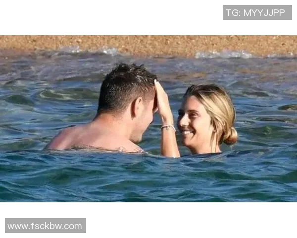 足球明星妻子魅力展示与时尚风采全景图集 足球明星妻子魅力展示与时尚风采全景图集